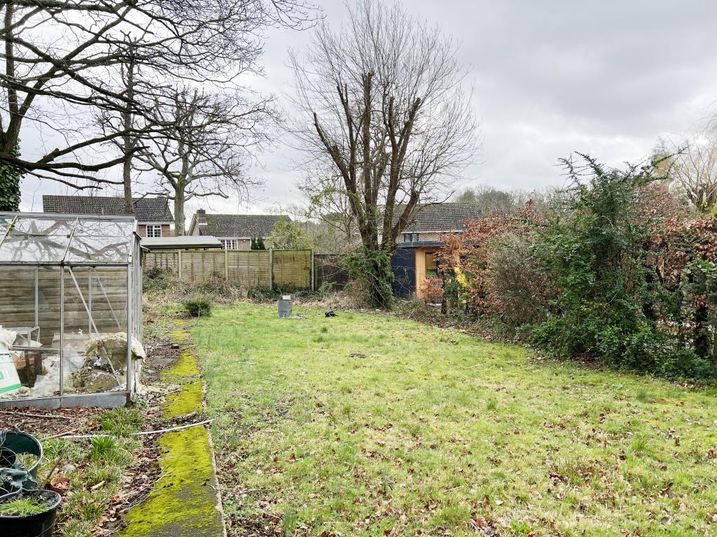 Lot: 139 - DETACHED THREE-BEDROOM CHALET BUNGALOW IN NEED OF IMPROVEMENT - Garden with out buildings